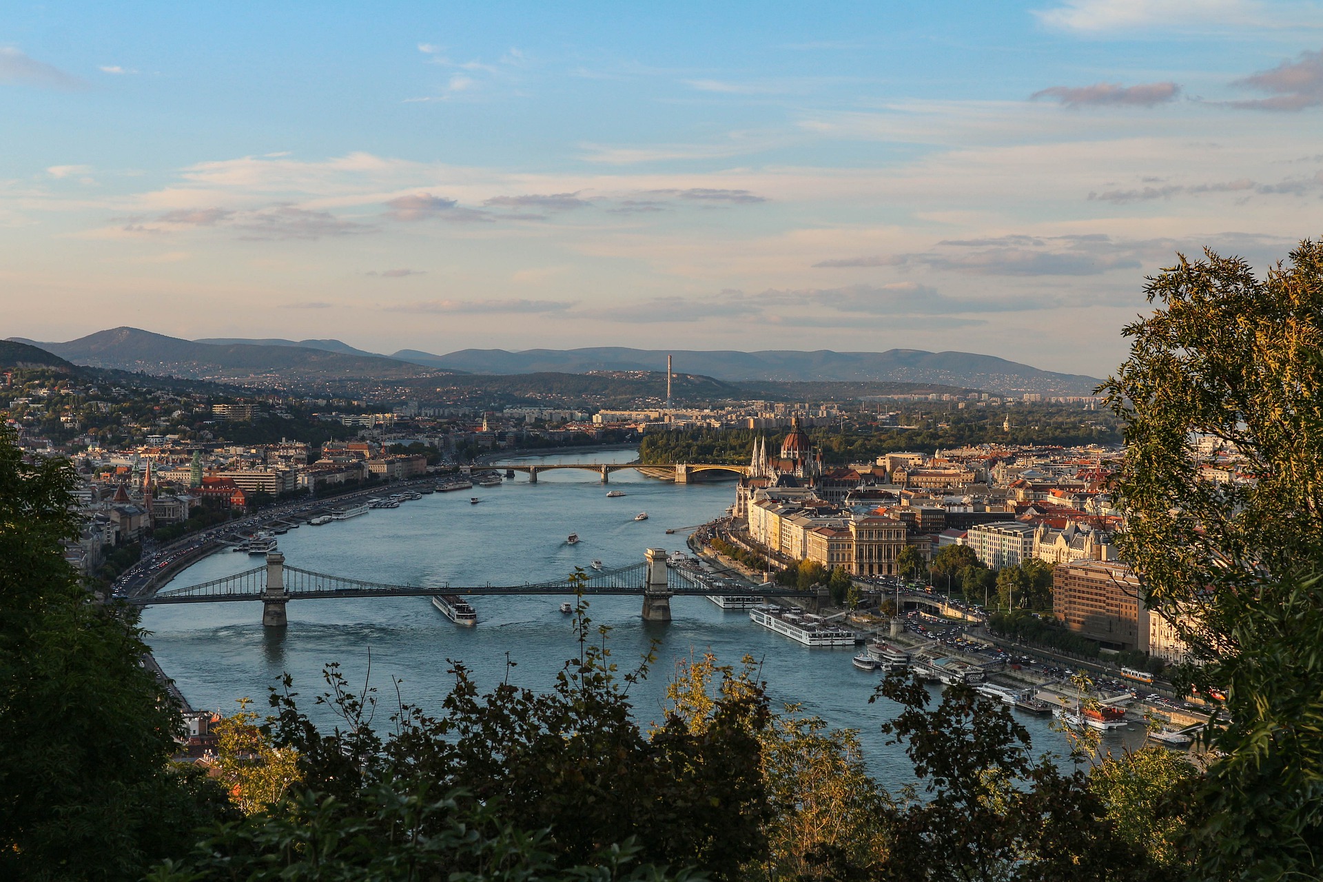 Pest, Buda és Óbuda fővárossá egyesítése